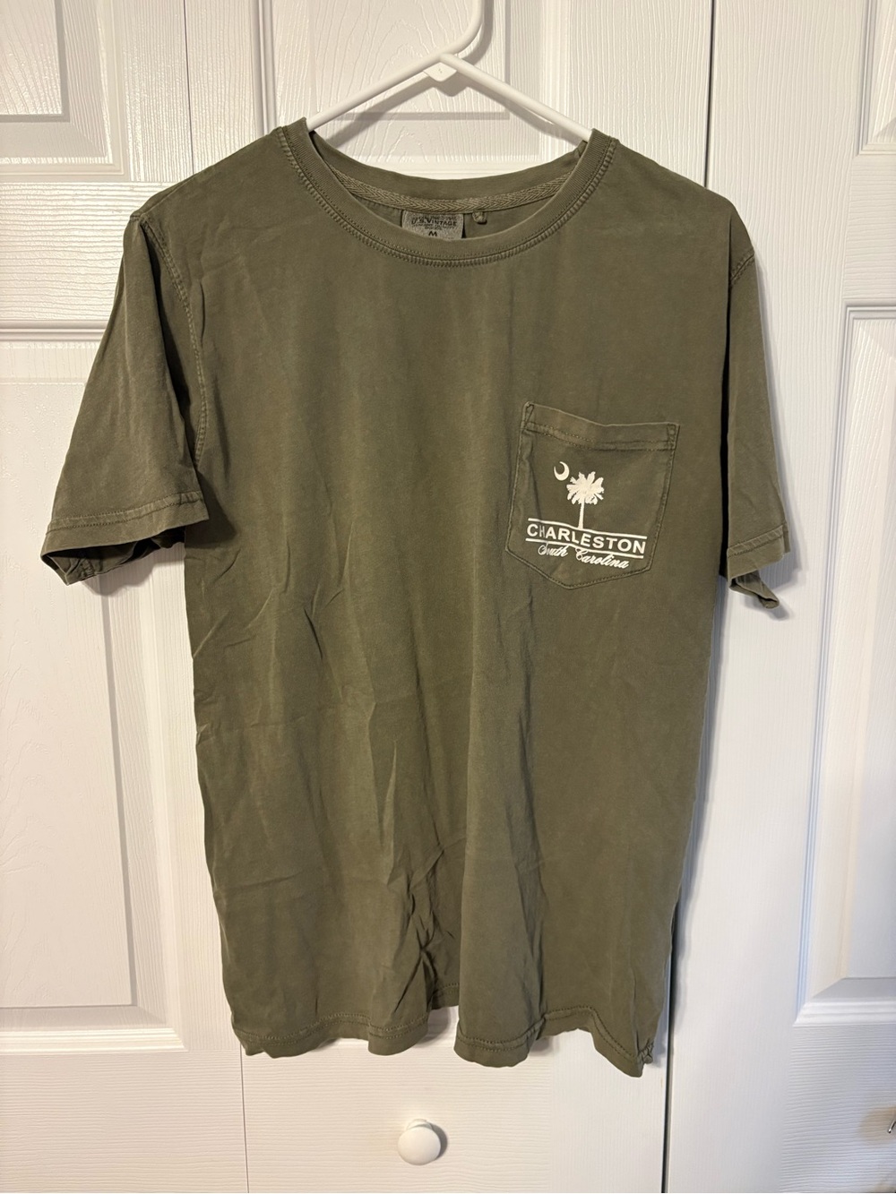 Charleston Pocket Tee - Olive Green Short Sleeve